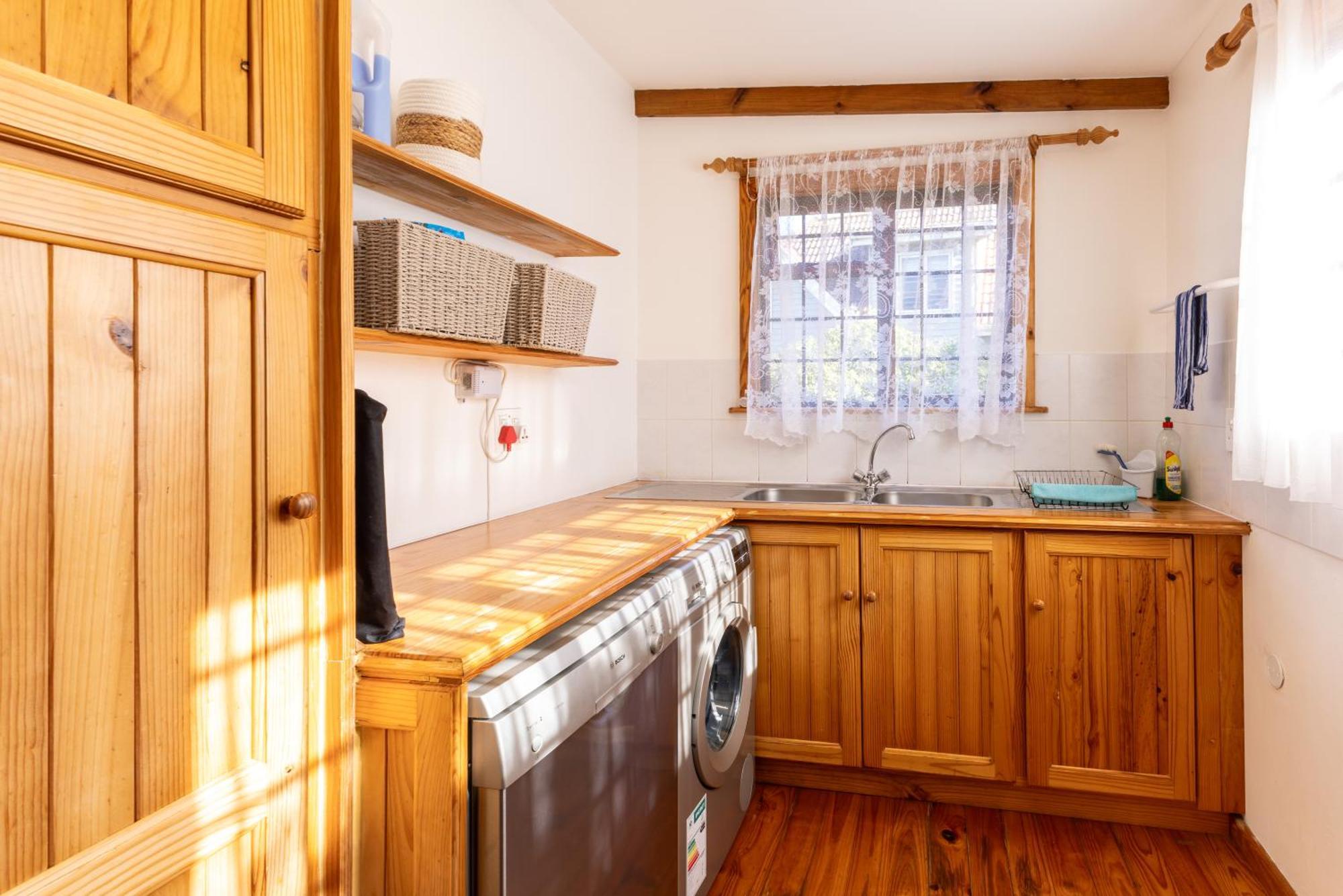 Lark House, Peaceful Mountain Home With Ocean Views And Power Backup Kapstaden Exteriör bild